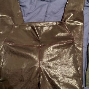 NWOT Carbon38 leggings size Medium .